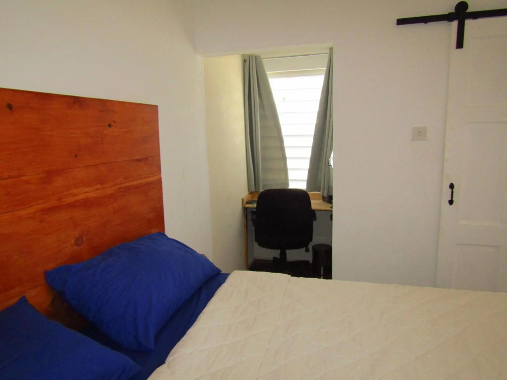 Cozy 1 bed Apt 2B in Rockley.