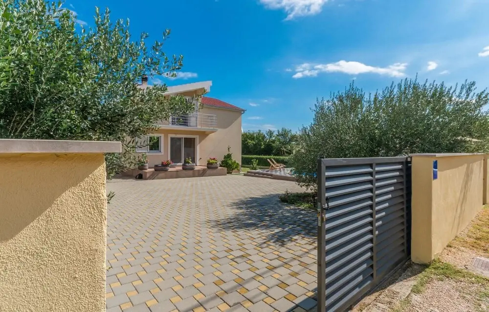 Beautiful Home in Pristeg With 4 Bedrooms, Wifi and Outdoor Swimming Pool