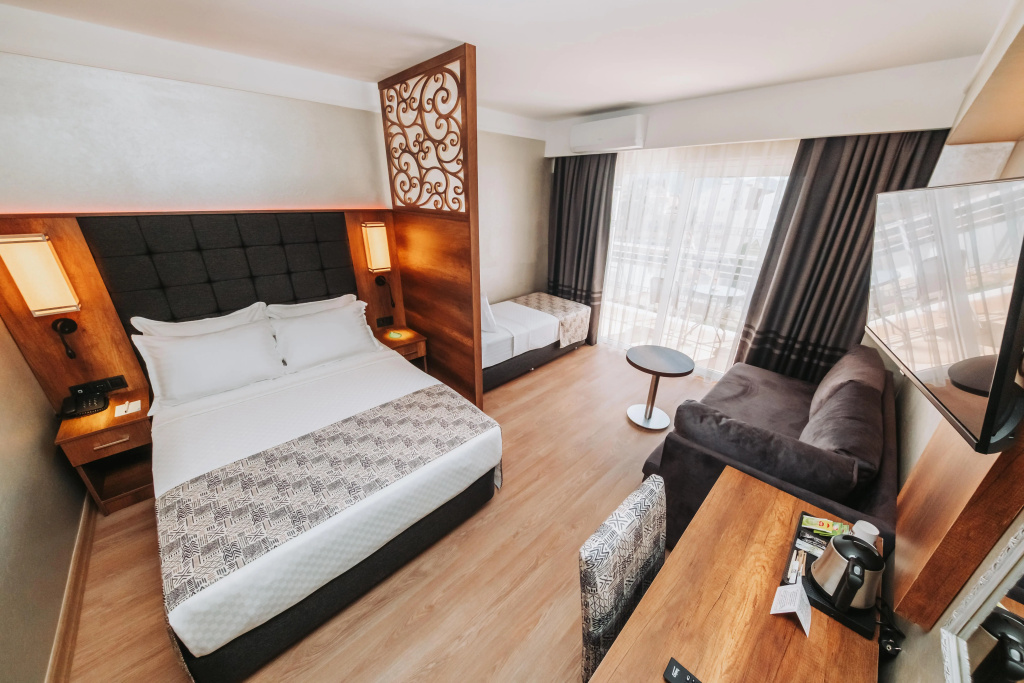 Grand Ideal Premium — 3