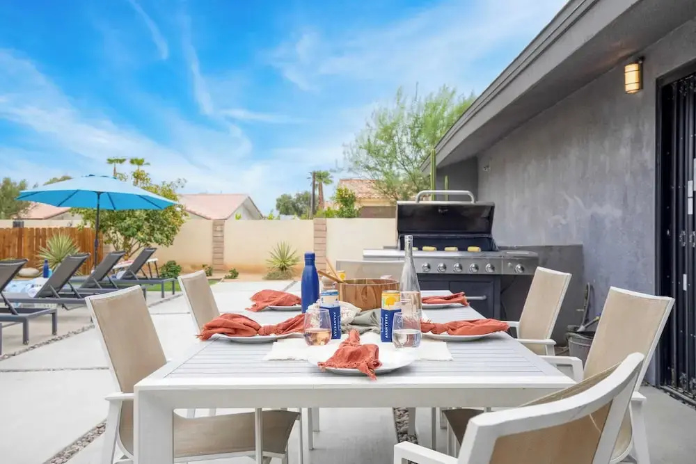 Quinta Green by Avantstay Modern Home w/ Pool, Spa & Golf Course!