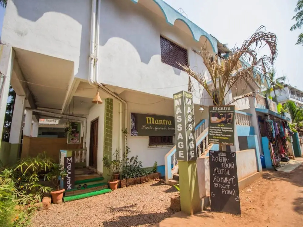 OYO 13144 Home Sunlit 1 BHK Near Morjim Beach