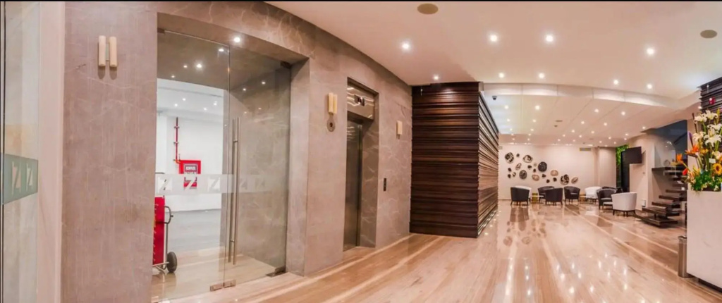 Lobby & Reception
