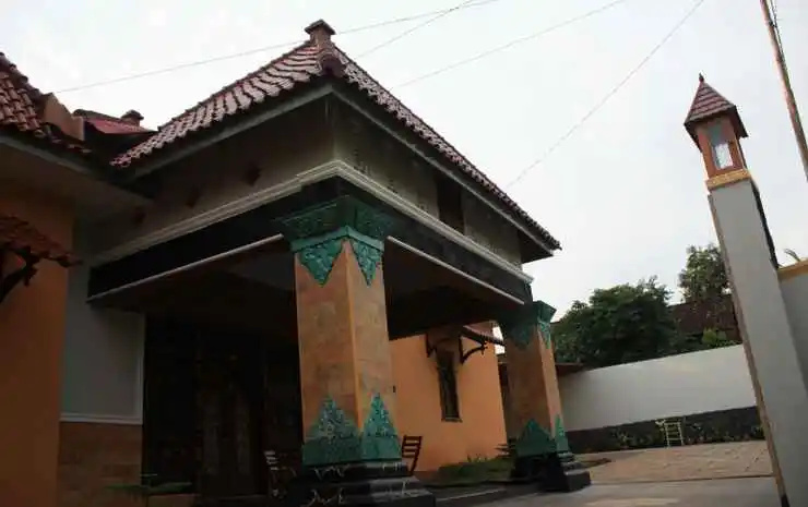 Puri Saripan Bed & Breakfast