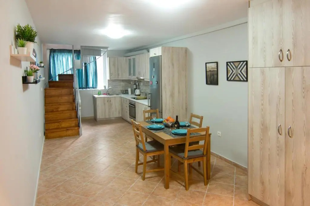 Loft renovated flat 5' from the old town Corfu