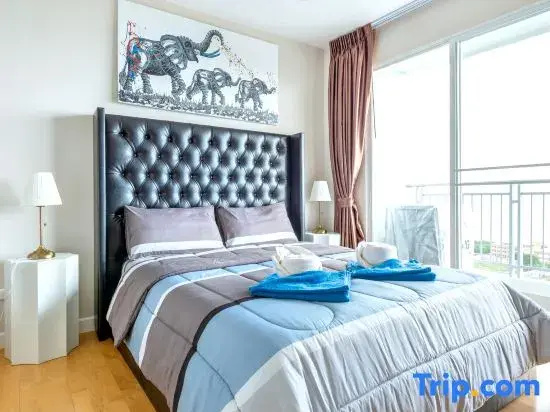 1702 - 2 Bedrooms Condo with Seaview at Boathouse Hua Hin