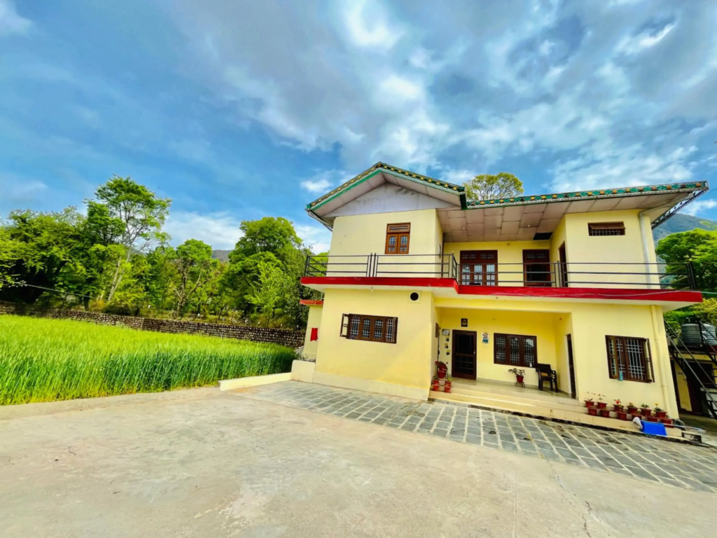 Cheerful 2 BHK Home With Free Parking & Nature View