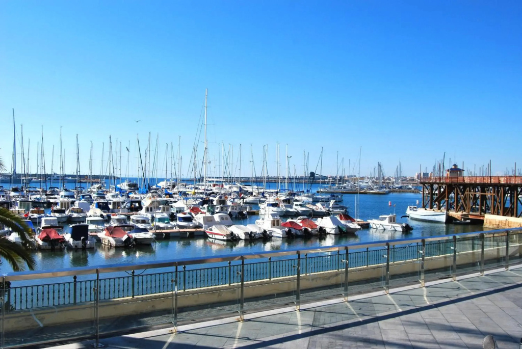 Torrevieja spacious 3 bedroom apartment 2 bathrooms Ulpiano