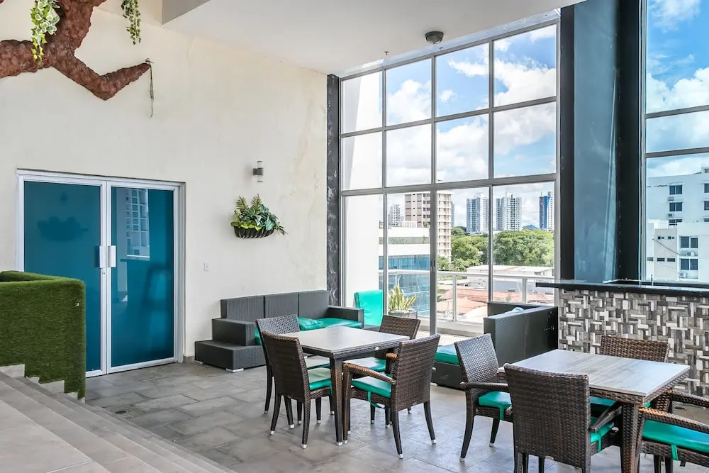 Breath-taking Urban Apartment