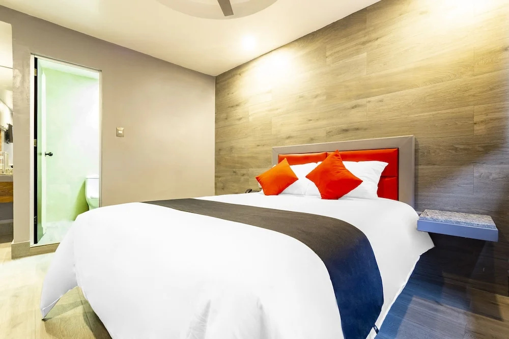 Standard room with city view