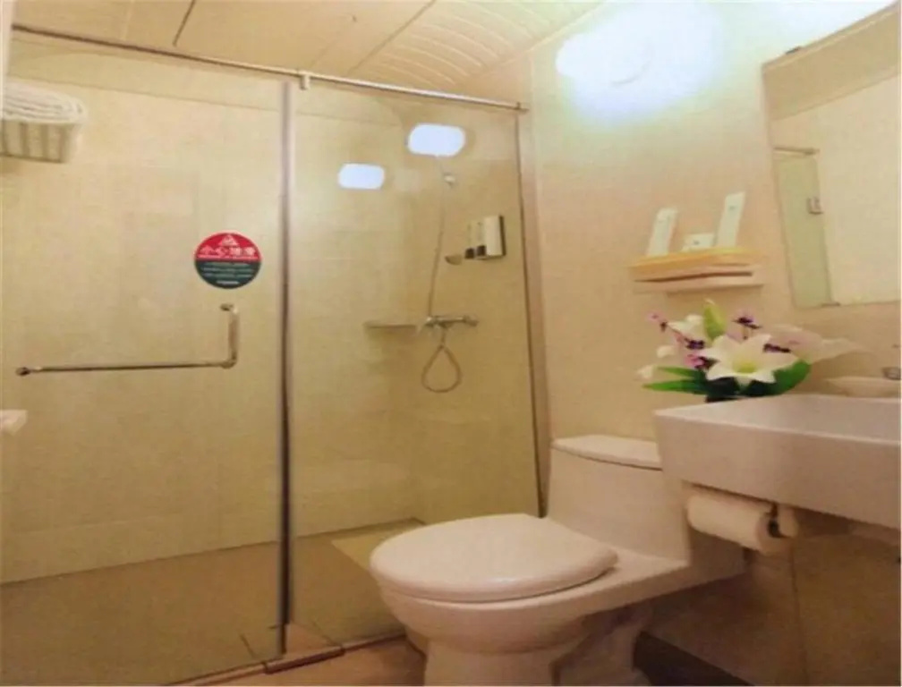 GreenTree Inn Liaoning Dalian Railway Station South Shengli Square Express Hotel - Chambres