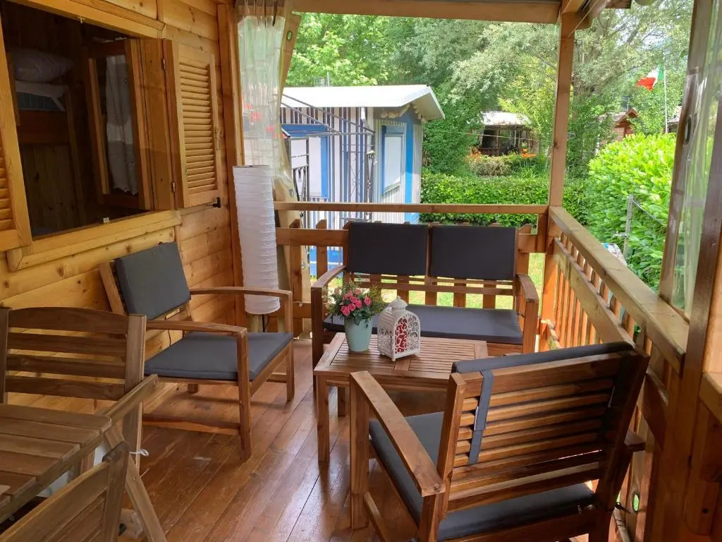 2 Bedrooms Chalet