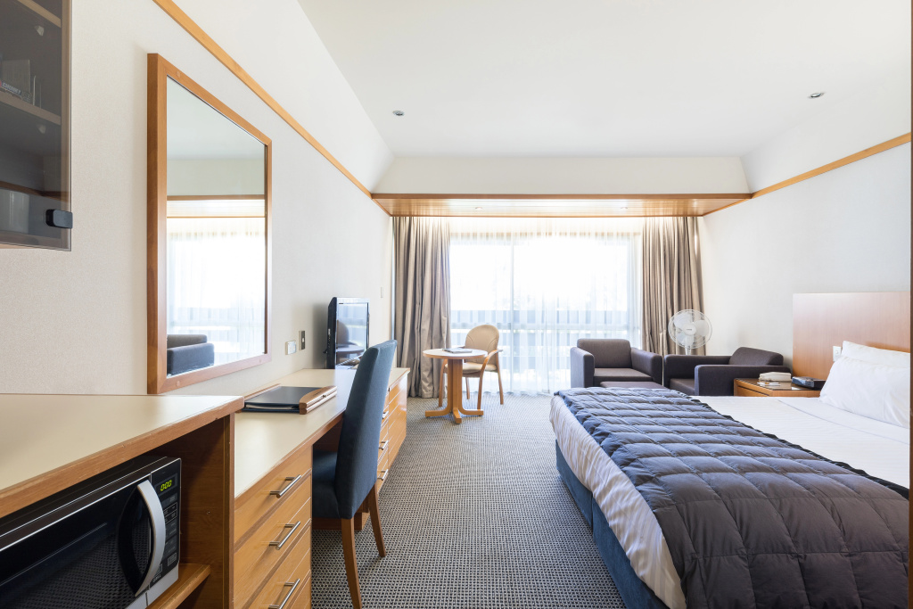 Commodore Airport Hotel — 2