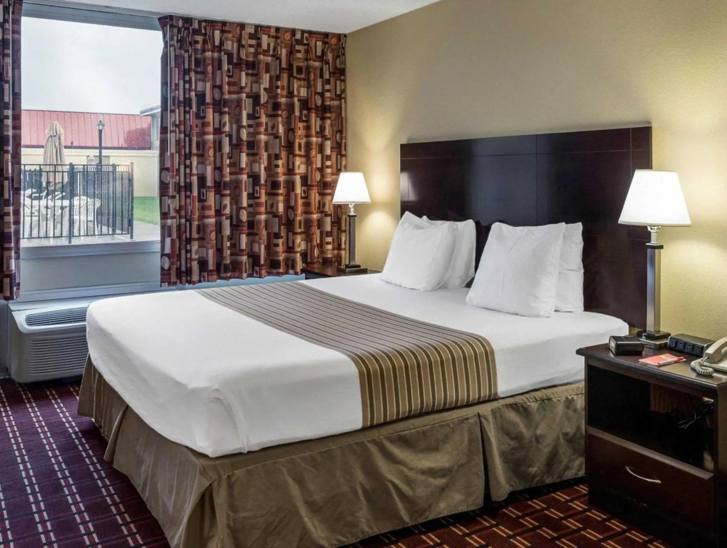 Standard Double room (full double bed)