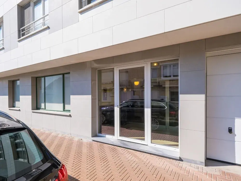 Apartment With 3 Bedrooms Near the sea