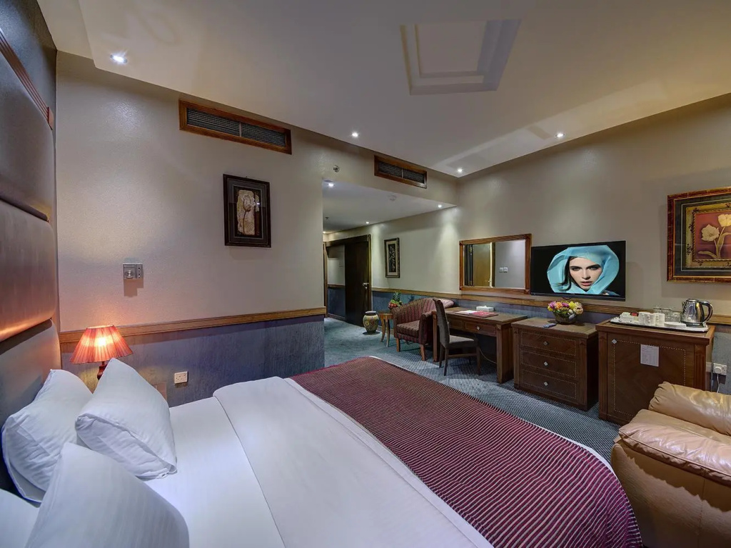 Отель Vendome Plaza Hotel в Дубае