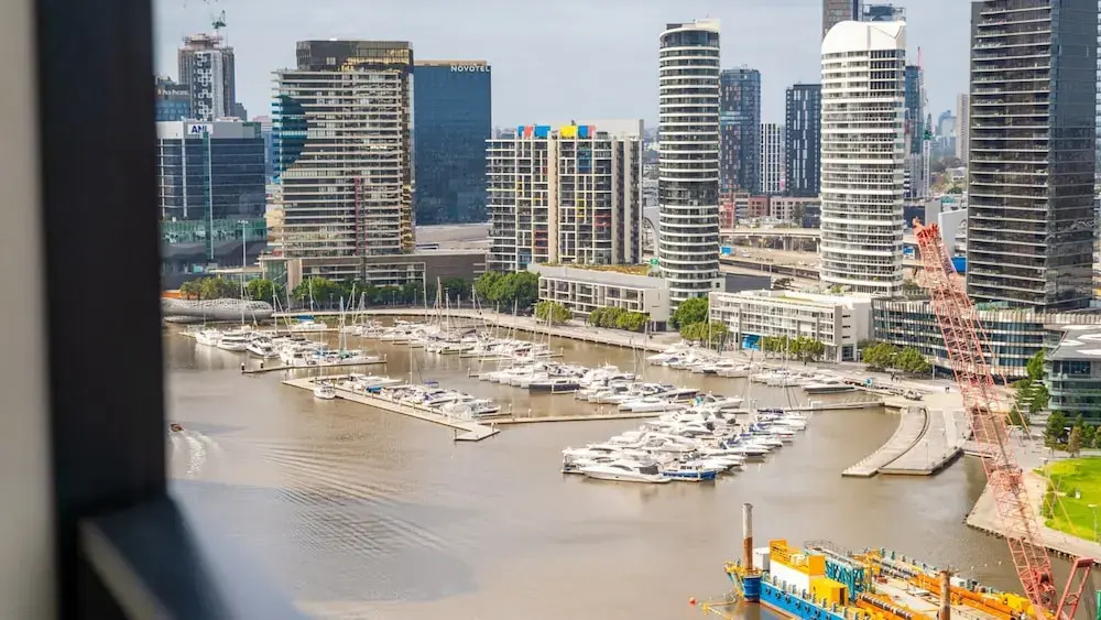 2-bed With Harbour Views & Outstanding Amenities