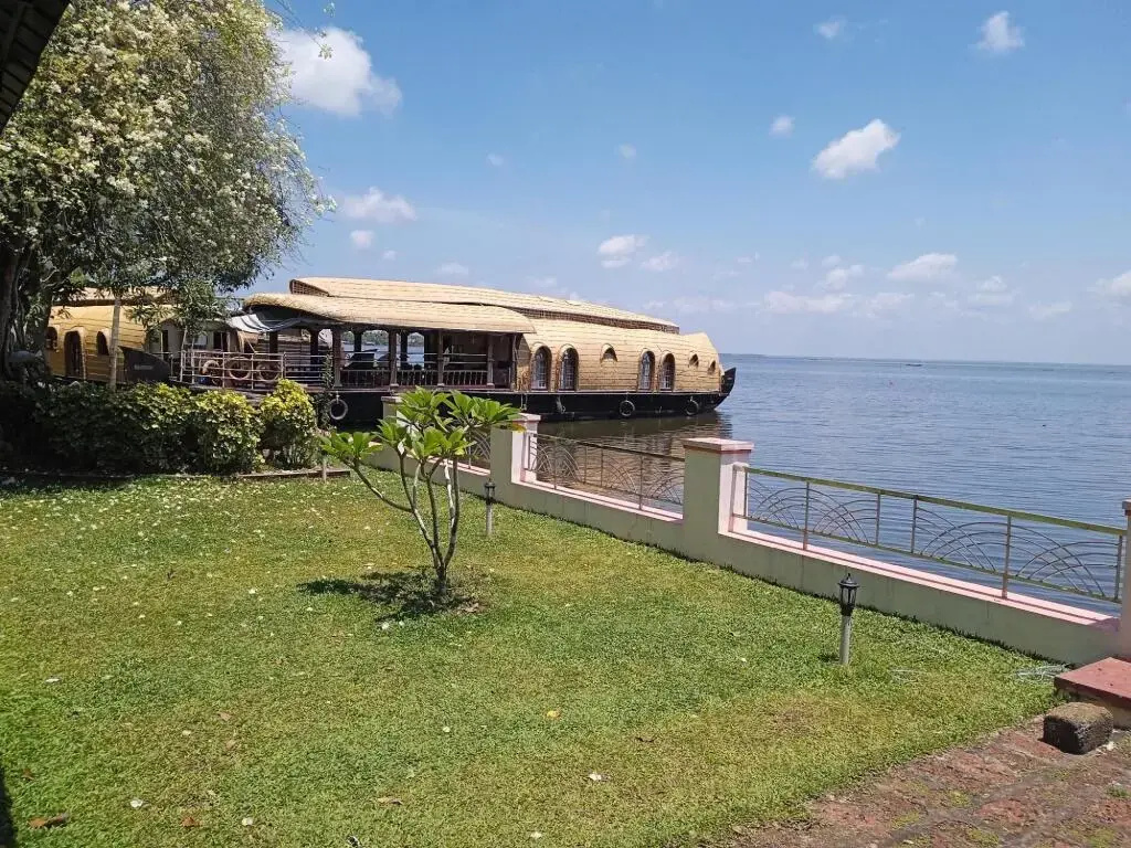 Aqua Jumbo Houseboats