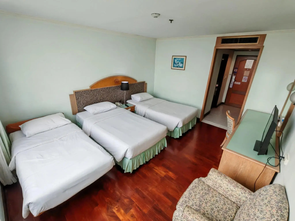 Отель Grand Tower Inn Rama VI Hotel в Бангкоке