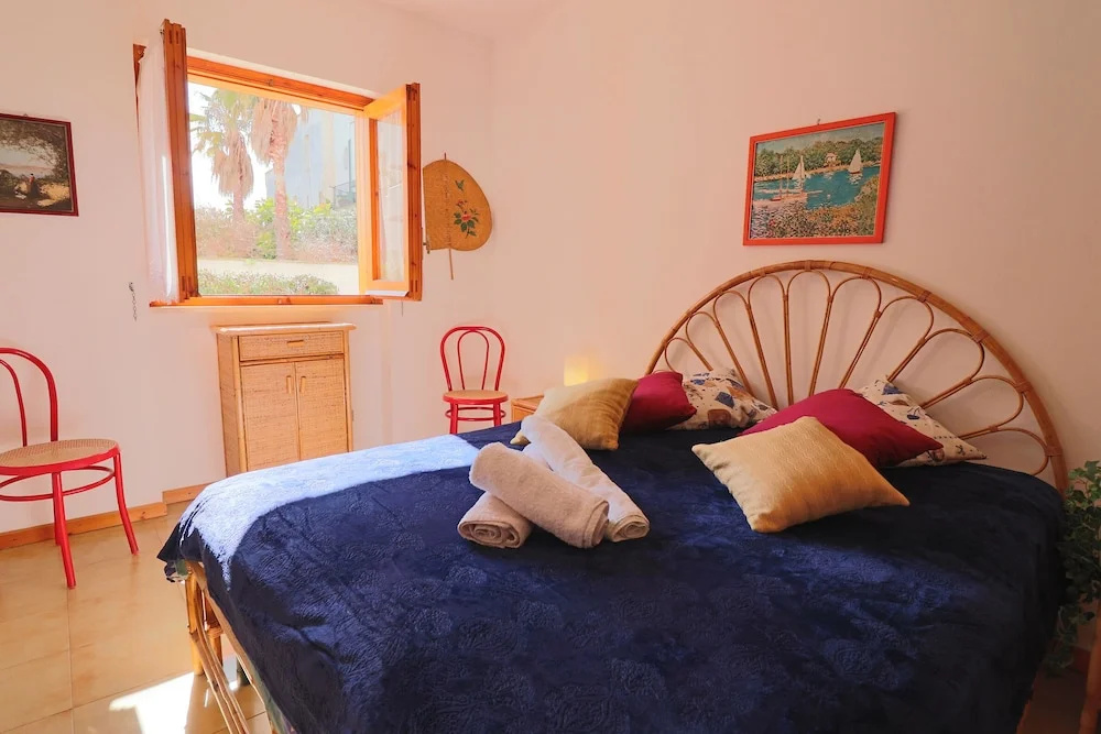 2 Bedrooms Cottage with garden view