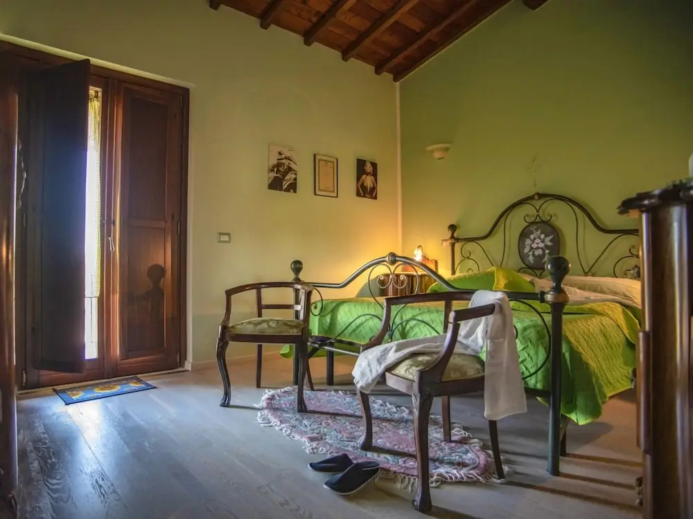 Comfort room