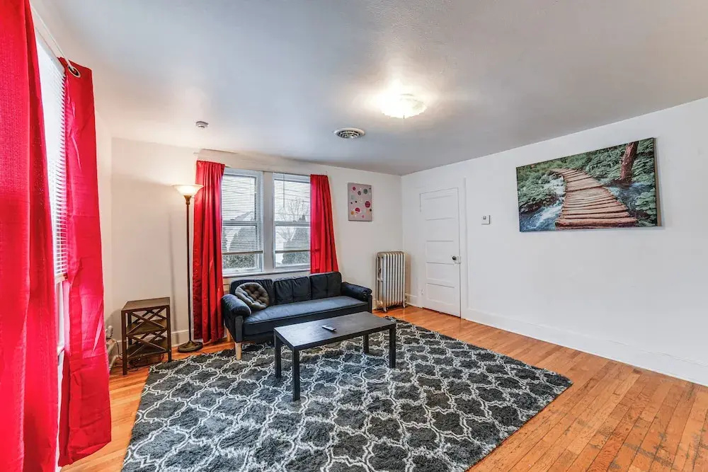 Work & Study: Binghamton Apt 2 Mi to Downtown