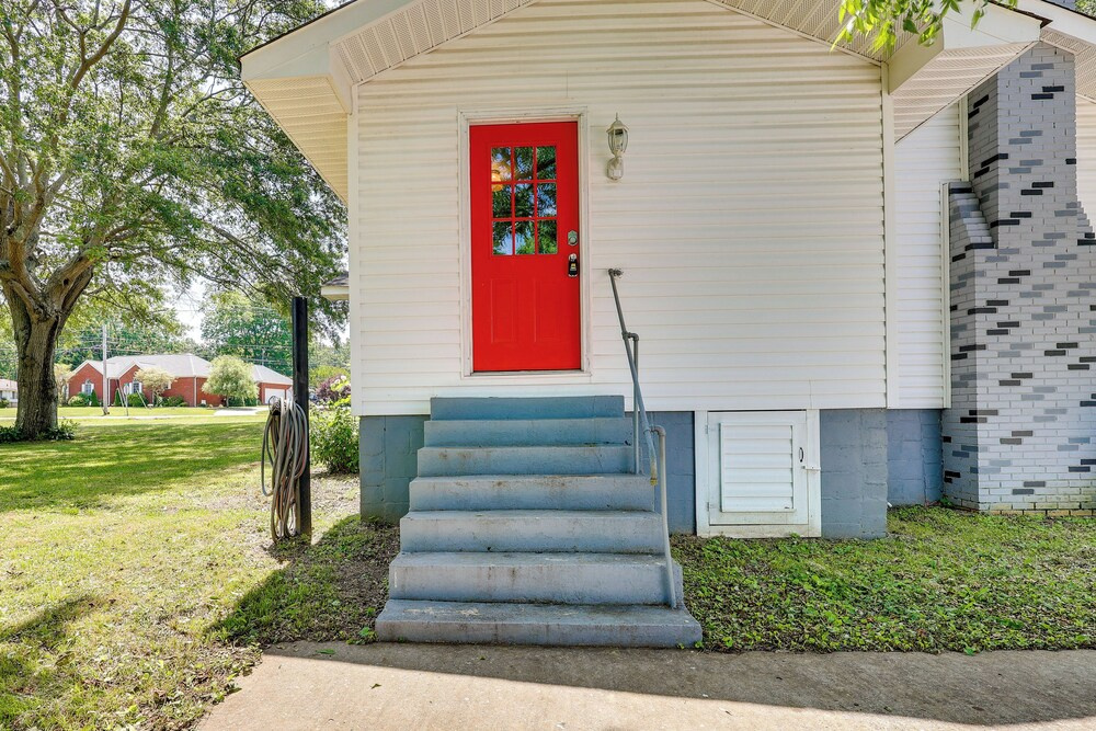 Historic Arab Home: 12 Mi to Guntersville Lake!