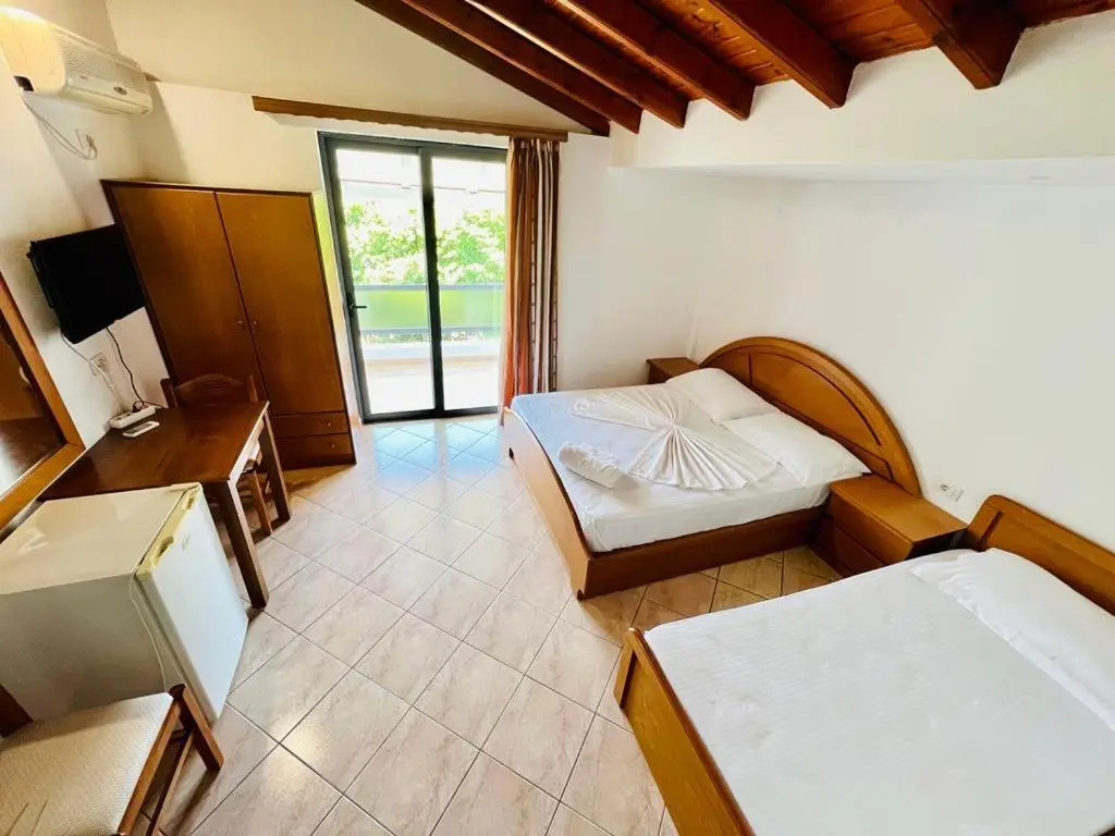 Standard Double room with garden view (full double bed)
