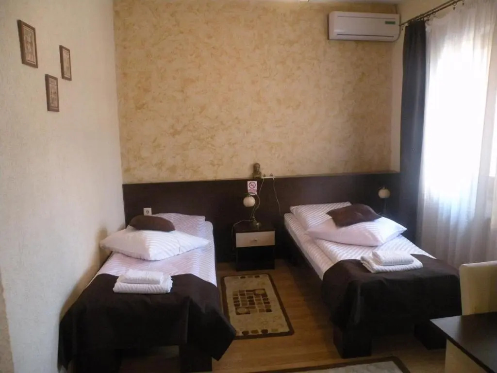 Standard Double room (twin beds)