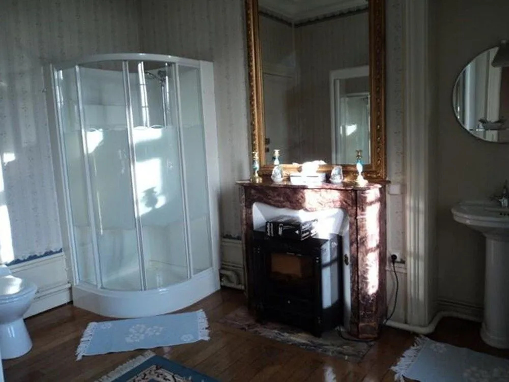 Voir la photo 3 — Chateau de Montbraye