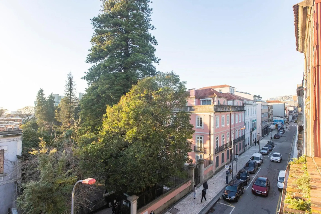 Modern 2BR Duplex Downtown by Art District by LovelyStay