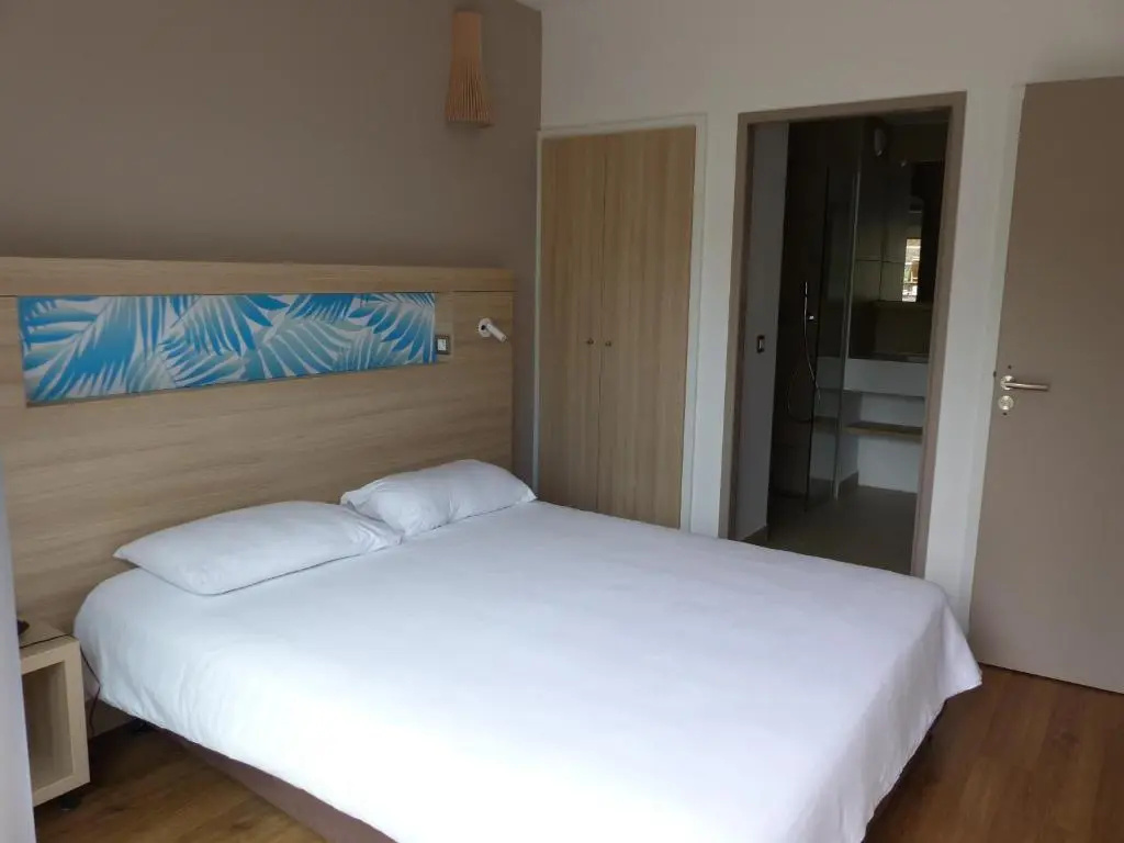 2 Bedrooms Apartment
