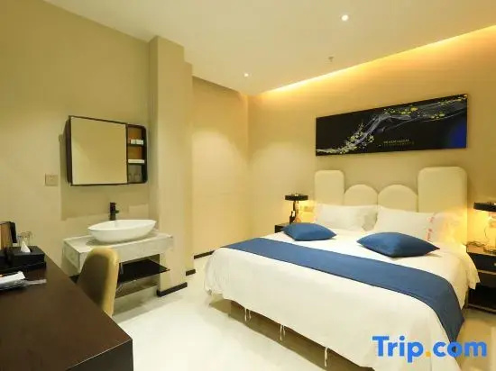Executive Double room (full double bed)
