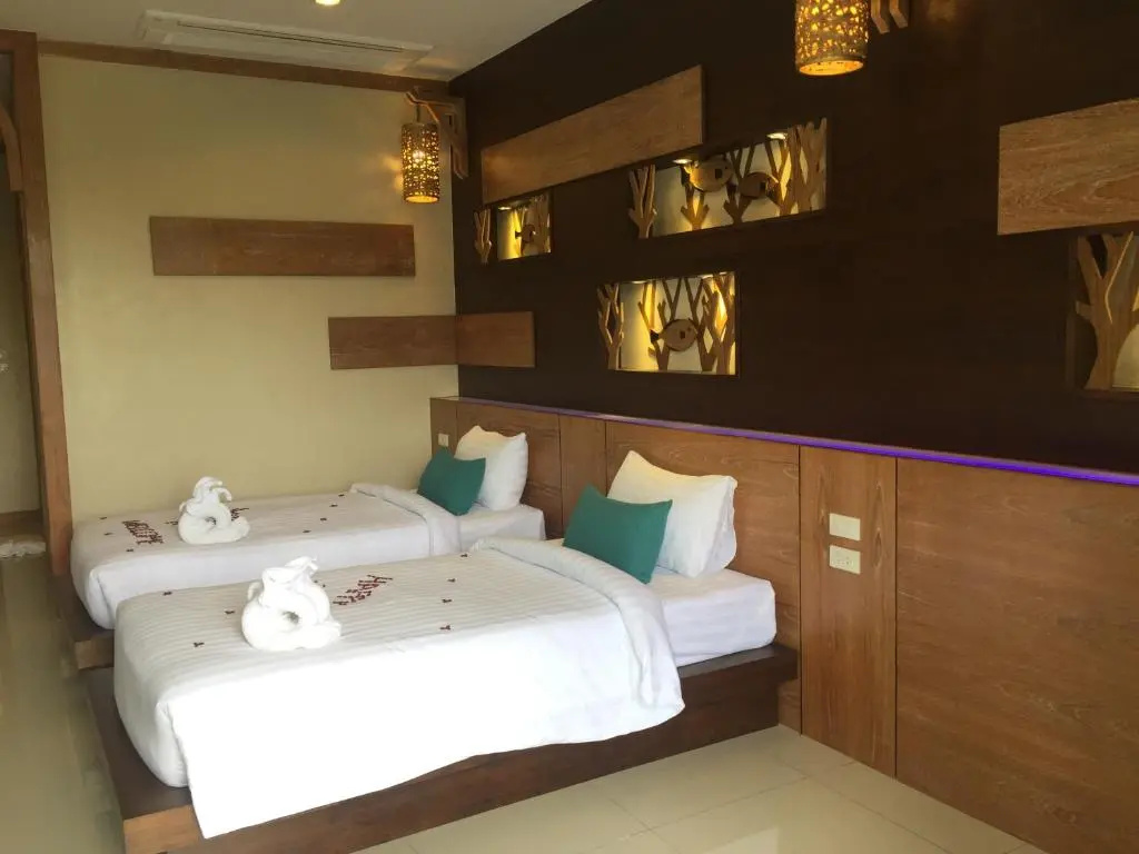 Deluxe Double room with garden view (full double bed)