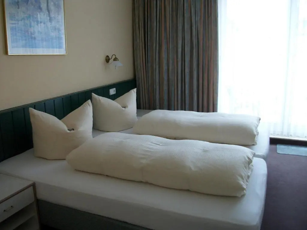 Standard Double room (full double bed)