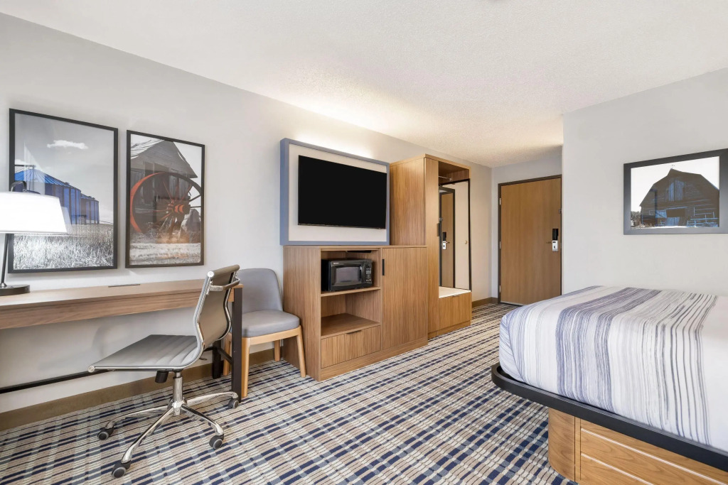 AmericInn by Wyndham Bismarck — фото 6