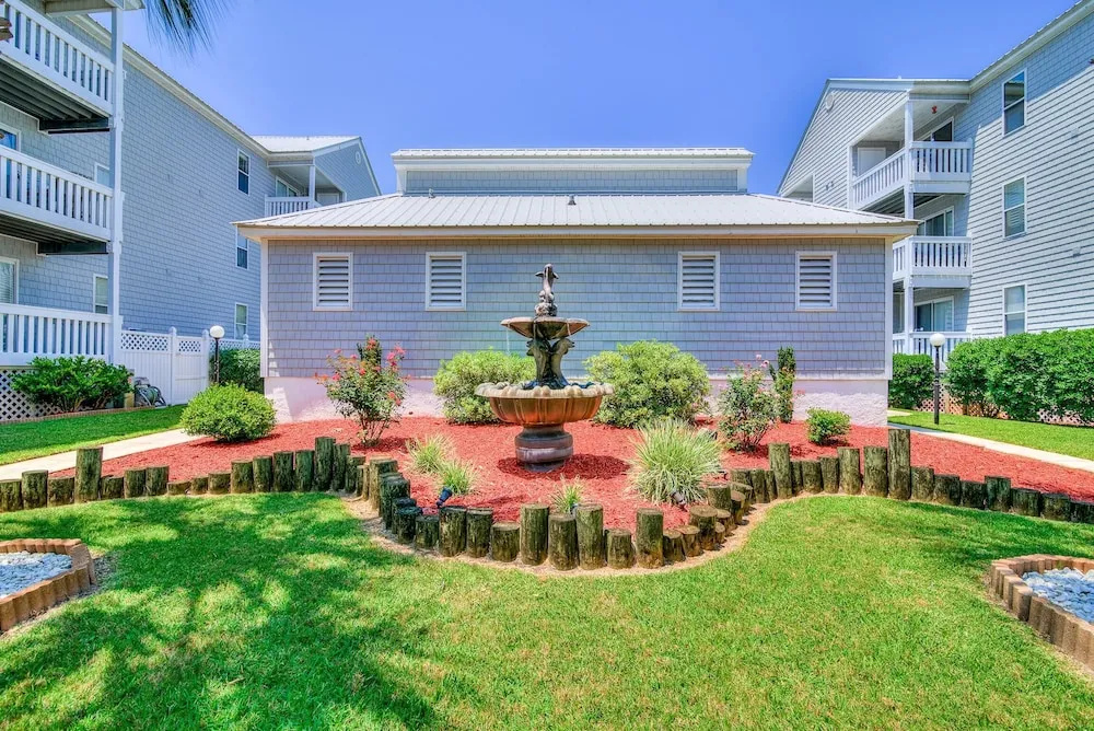 Hermitage By The Bay 305