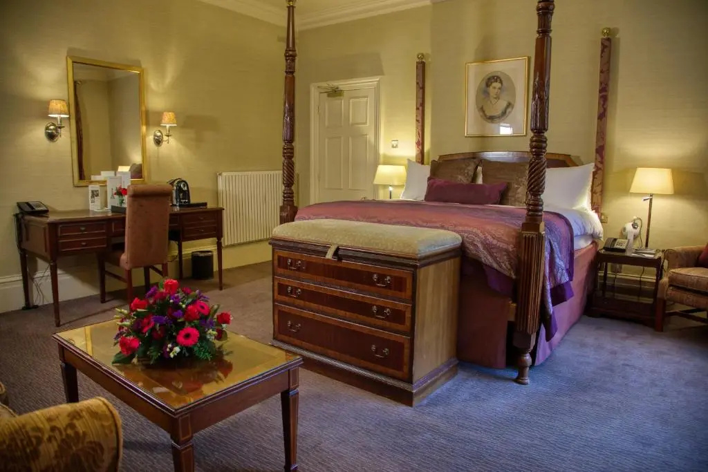 Audleys Wood Hotel - Tap to explore photos