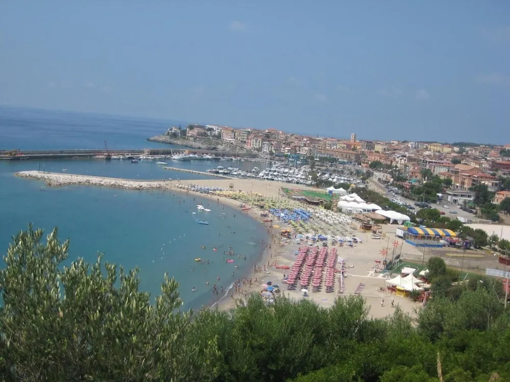 Beach & Waterfront