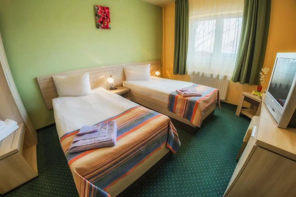 Economy room