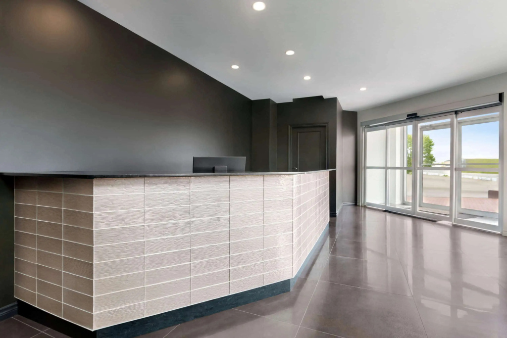 Lobby & Reception