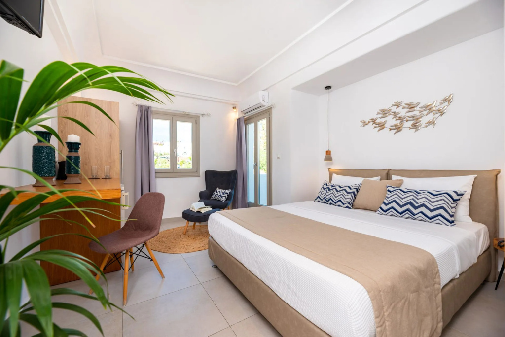 Standard Double room with balcony (full double bed)