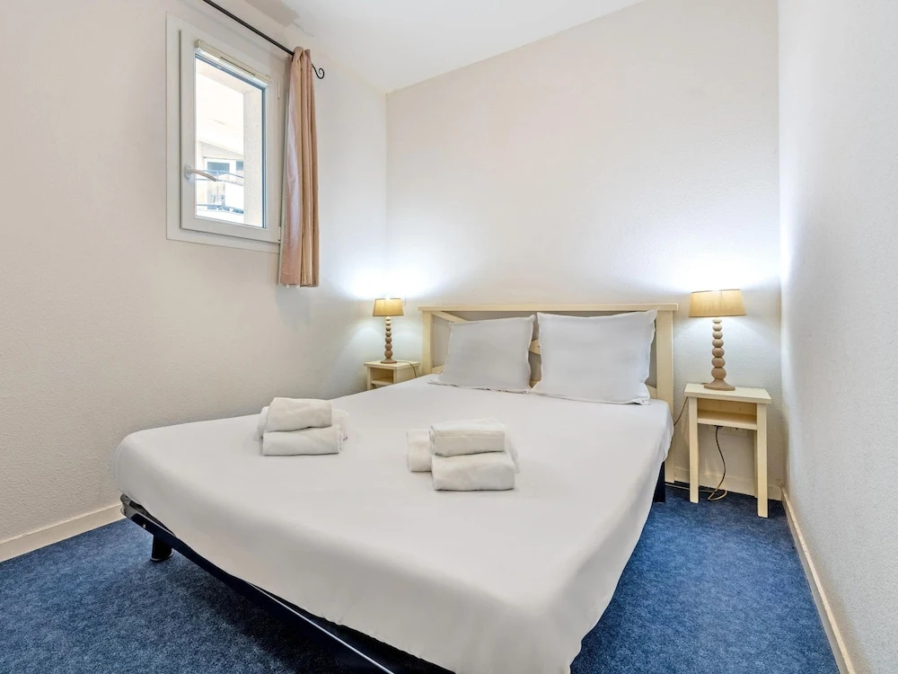 Voir la photo 2 — Stay With Indoor Pool & Sea