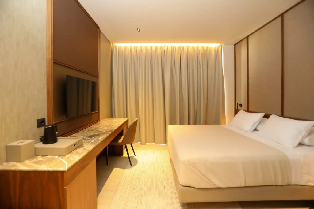 Premium Double room with balcony (full double bed)