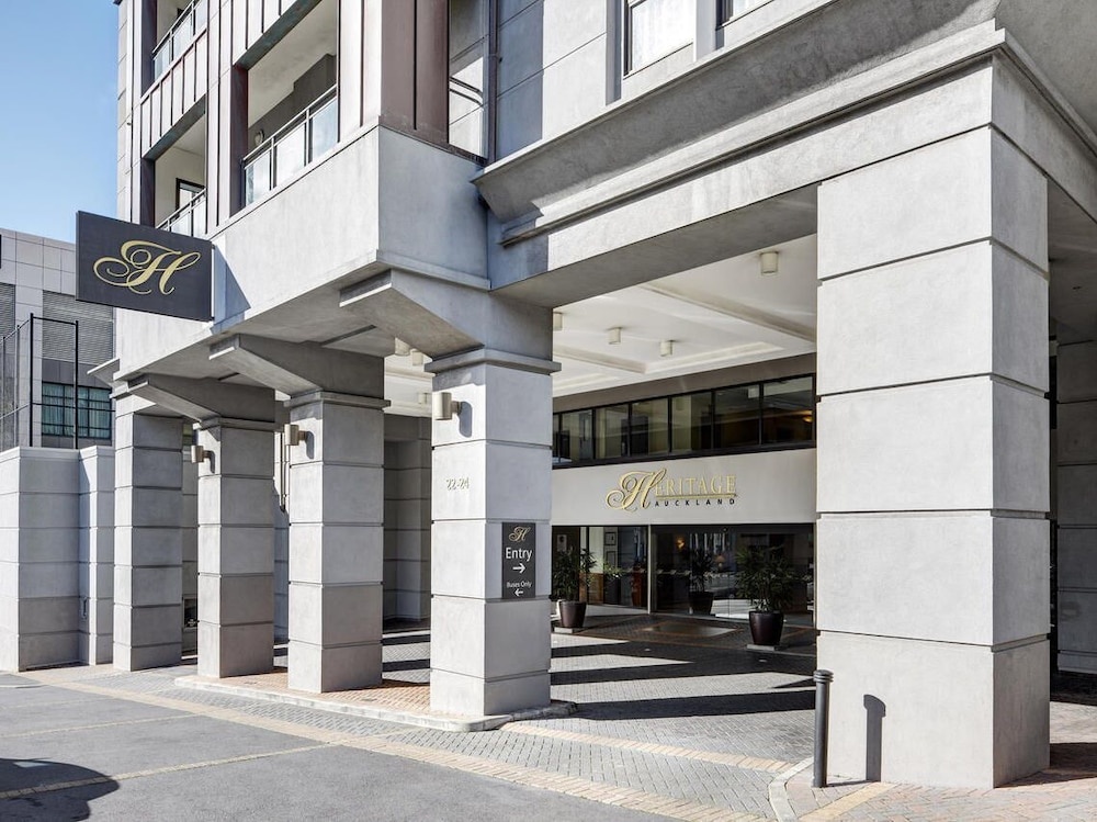 Best Views, Stunning Heritage, Pool, Gym & Car Park