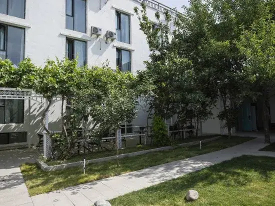 Yining Biezhi Homestay