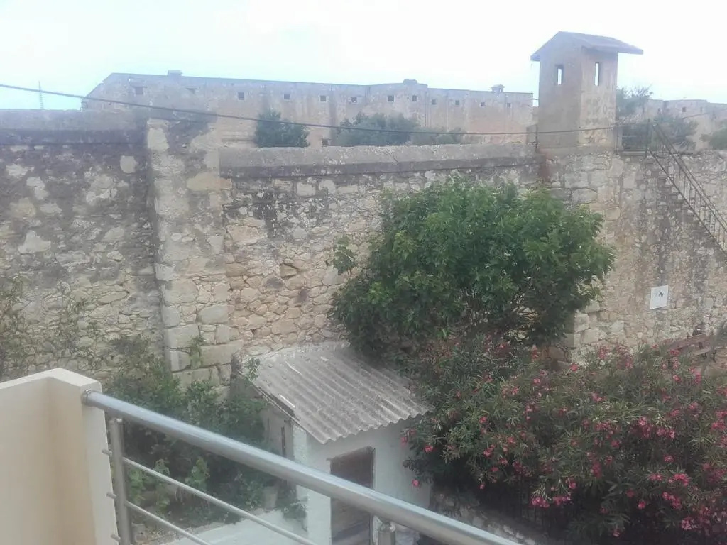 Standard Triple room with view