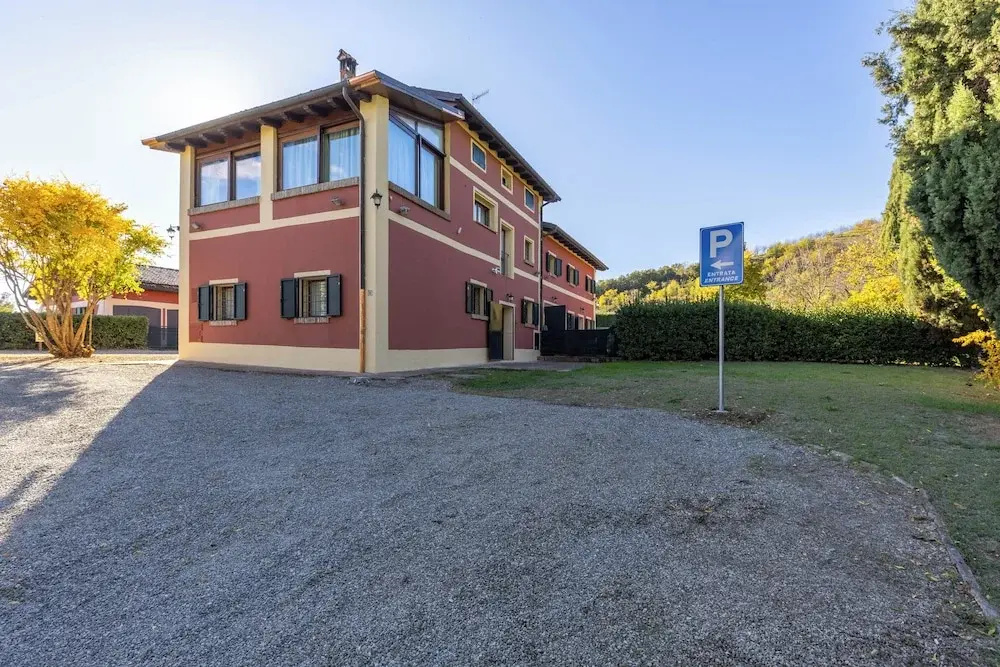 Borgo Malvasia- La Cascina