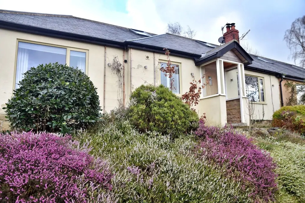 Holiday Home Near Bank Woods Nature Reserve, No Deposit