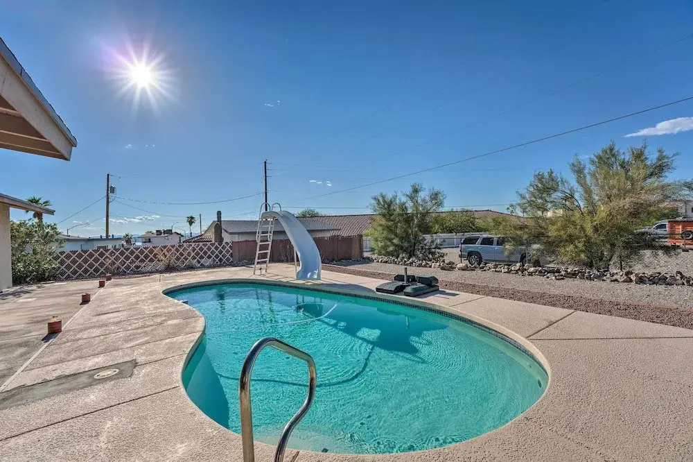 1 Mi to Lake Havasu: Home w/ Heated Pool — фото 4