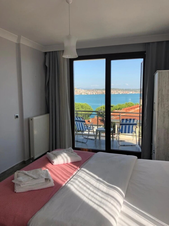 1 Bedroom Deluxe room with balcony and with sea view